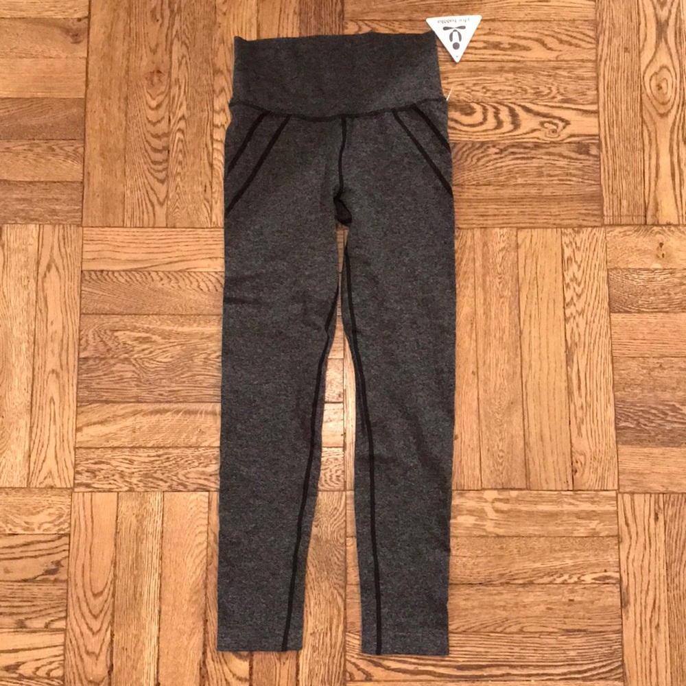 NEW WITH TAGS dark grey seamless leggings